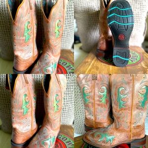 Ladies Aquarius/mermaid boots sz8 new w tags